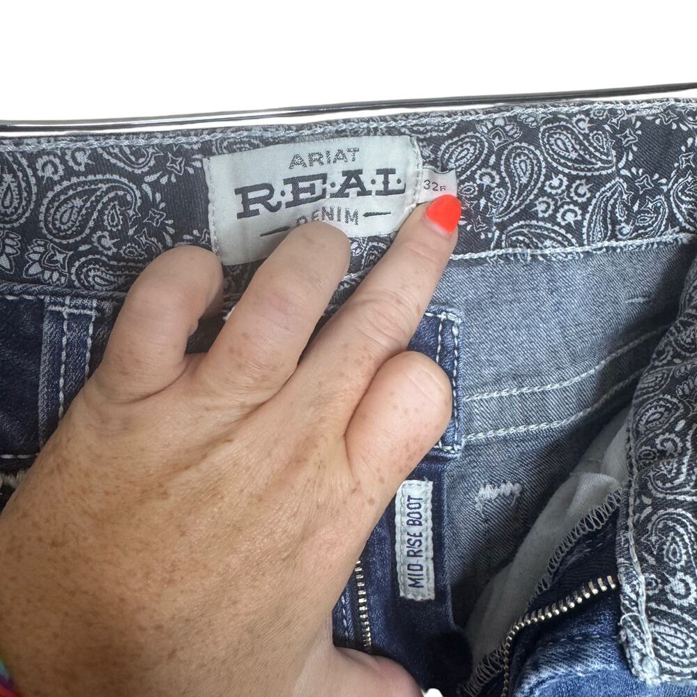Ariat Real Women's Mid Rise Boot Cut Jeans Pre-Owned Size 32R - Picture 4 of 8